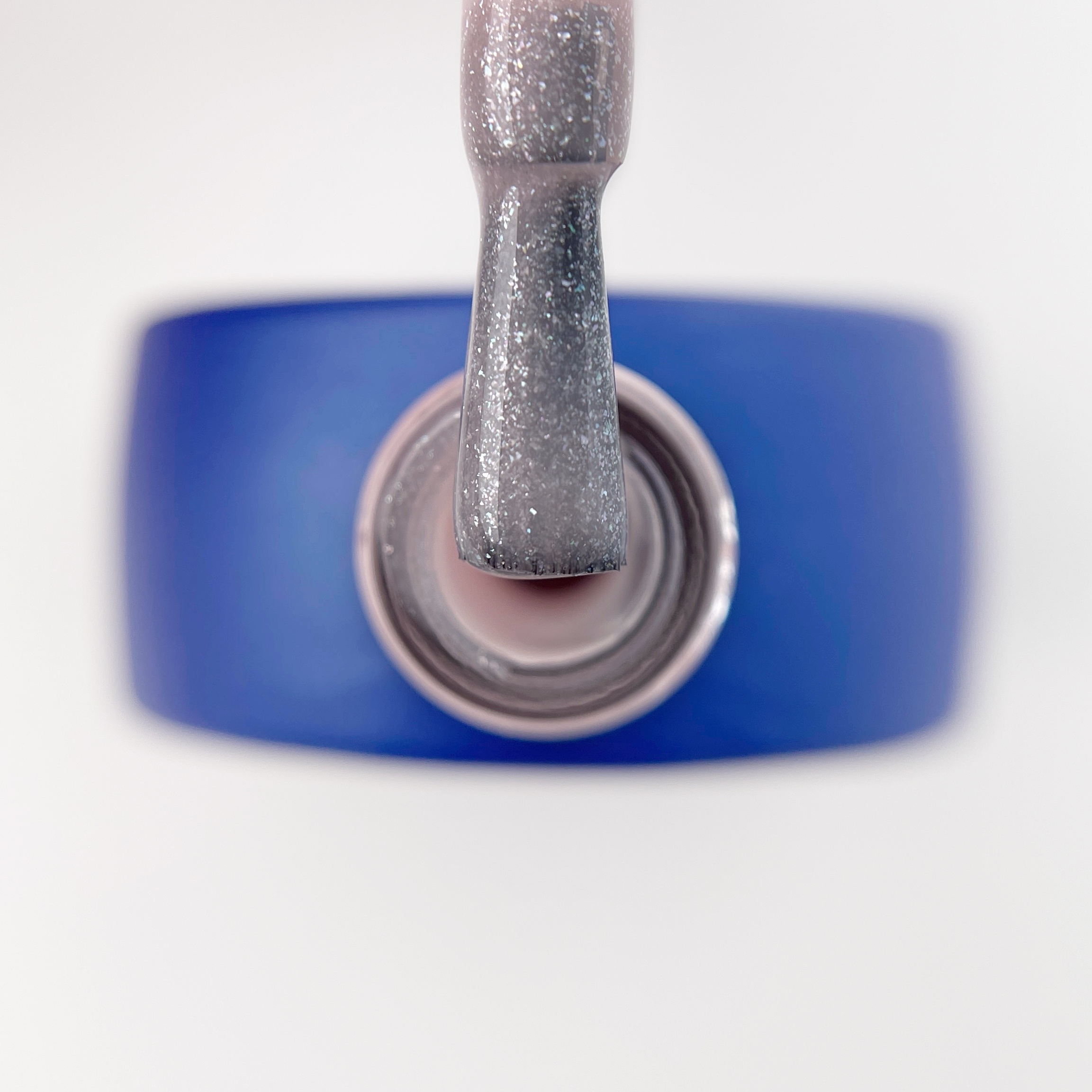 cover base gloss de touch, tono 3, color rosa con particulas metalizadas y brillo opal