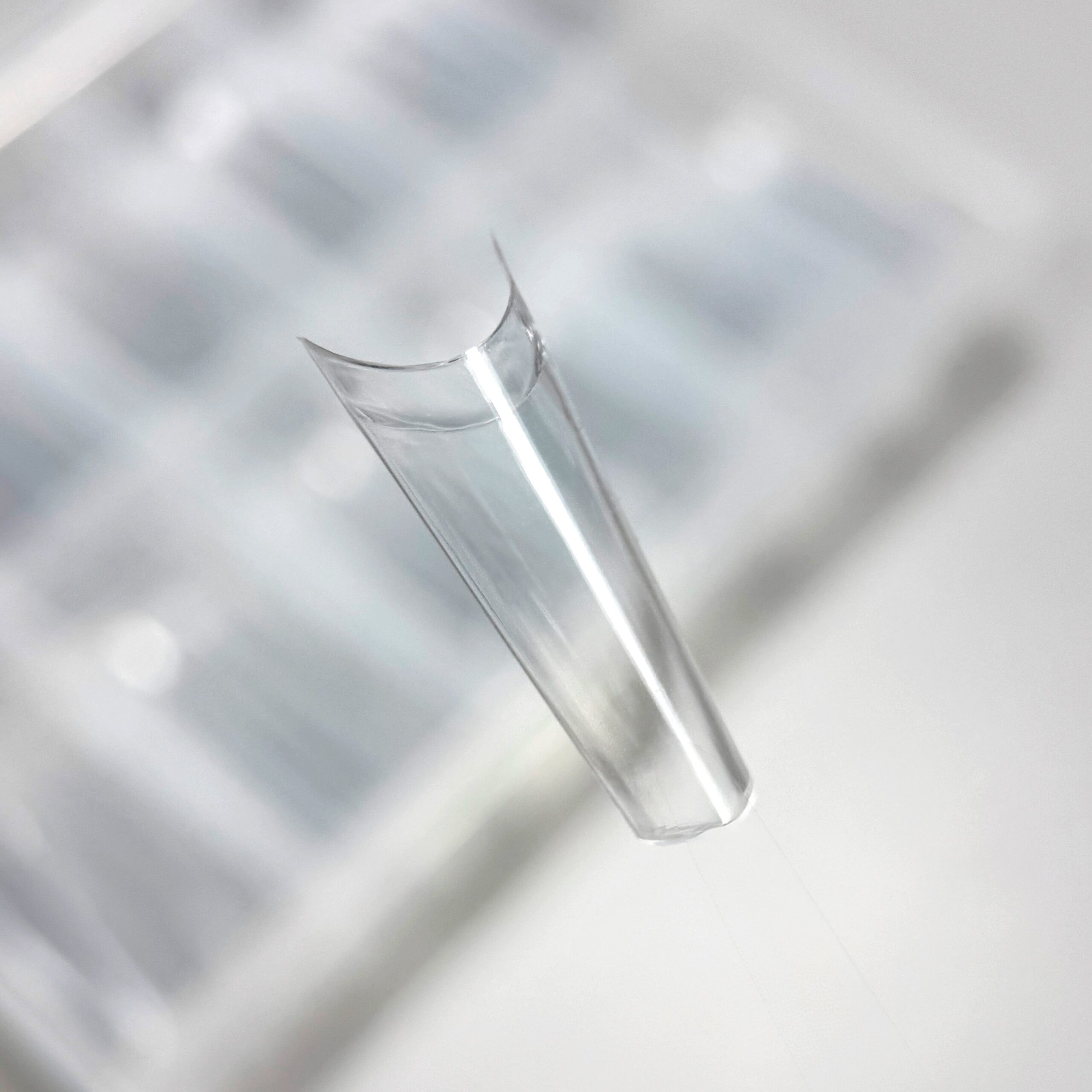 TOUCH Soft Gel Tips MEDIUM ALMOND (240pcs) - Imagen 2