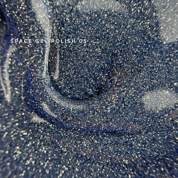 Esmalte de gel gris reflectante Touch Space 05 con brillo intenso bajo luz artificial